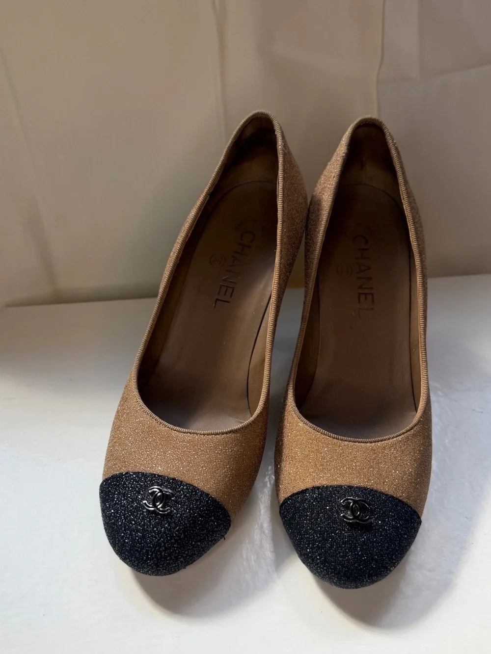 CHANEL Tan and Black Glitter Cap-Toe Flats new